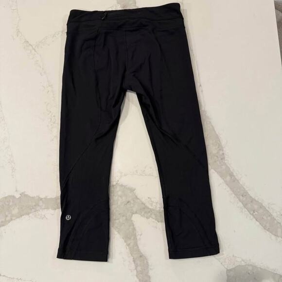 Lululemon Cropped Leggings Black Mid Rise Women’s Size 6 Zip Pockets Workout - Picture 6 of 8